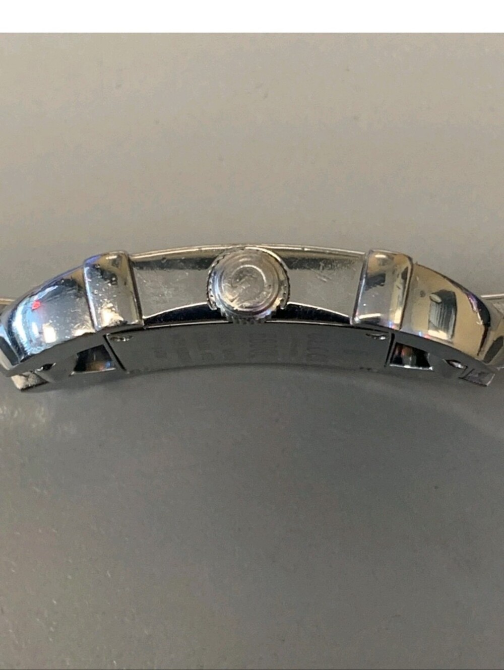 Gucci 6800L Bangle Watch: - Picture 10 of 10